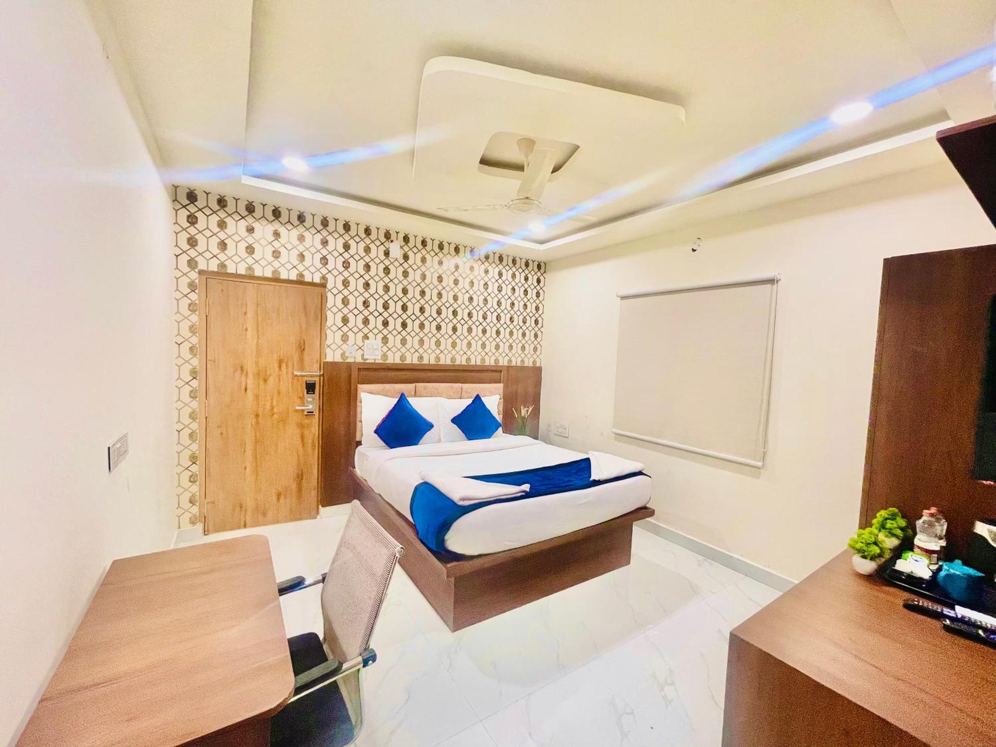 Hotel Eagle Grand Hyderabad Airport Zone シャムシャバード エクステリア 写真