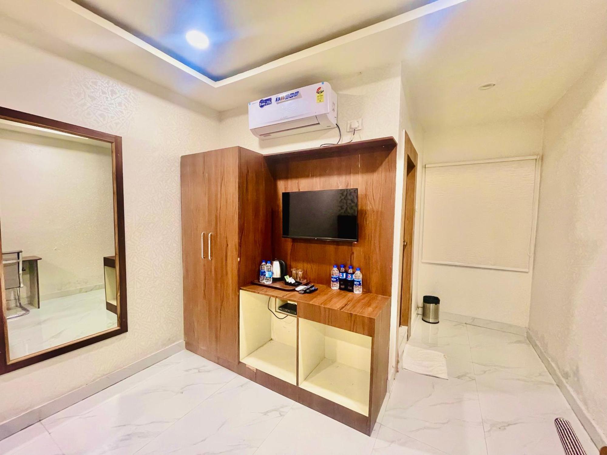 Hotel Eagle Grand Hyderabad Airport Zone シャムシャバード エクステリア 写真