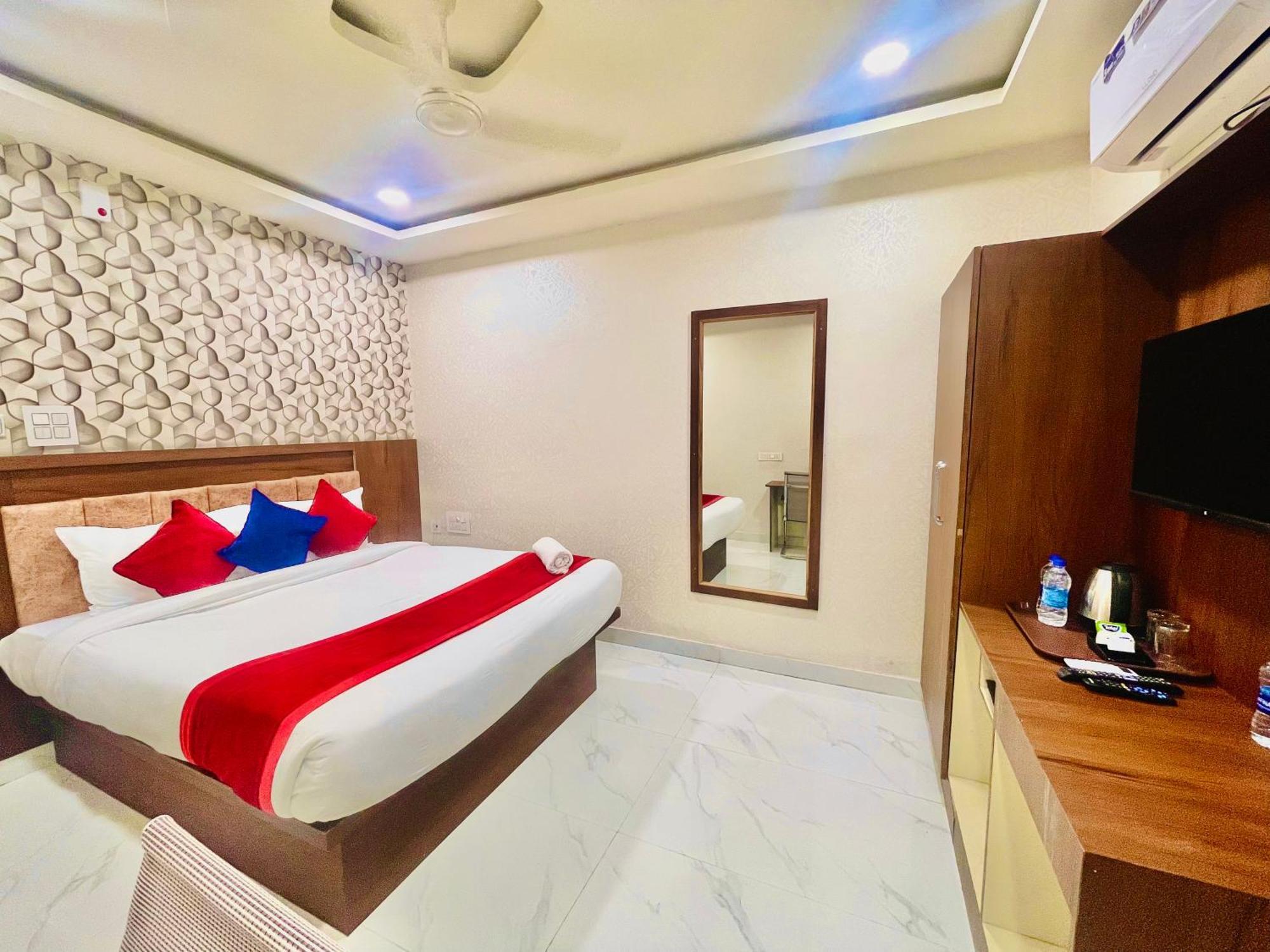 Hotel Eagle Grand Hyderabad Airport Zone シャムシャバード エクステリア 写真