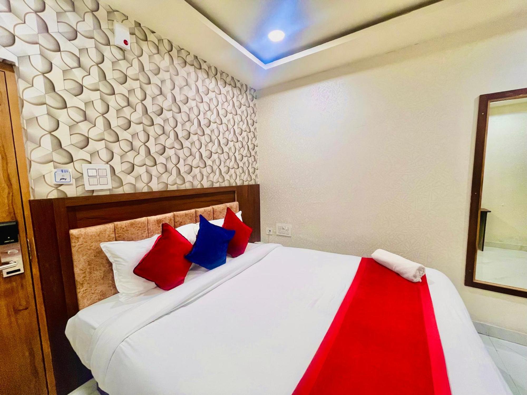 Hotel Eagle Grand Hyderabad Airport Zone シャムシャバード エクステリア 写真