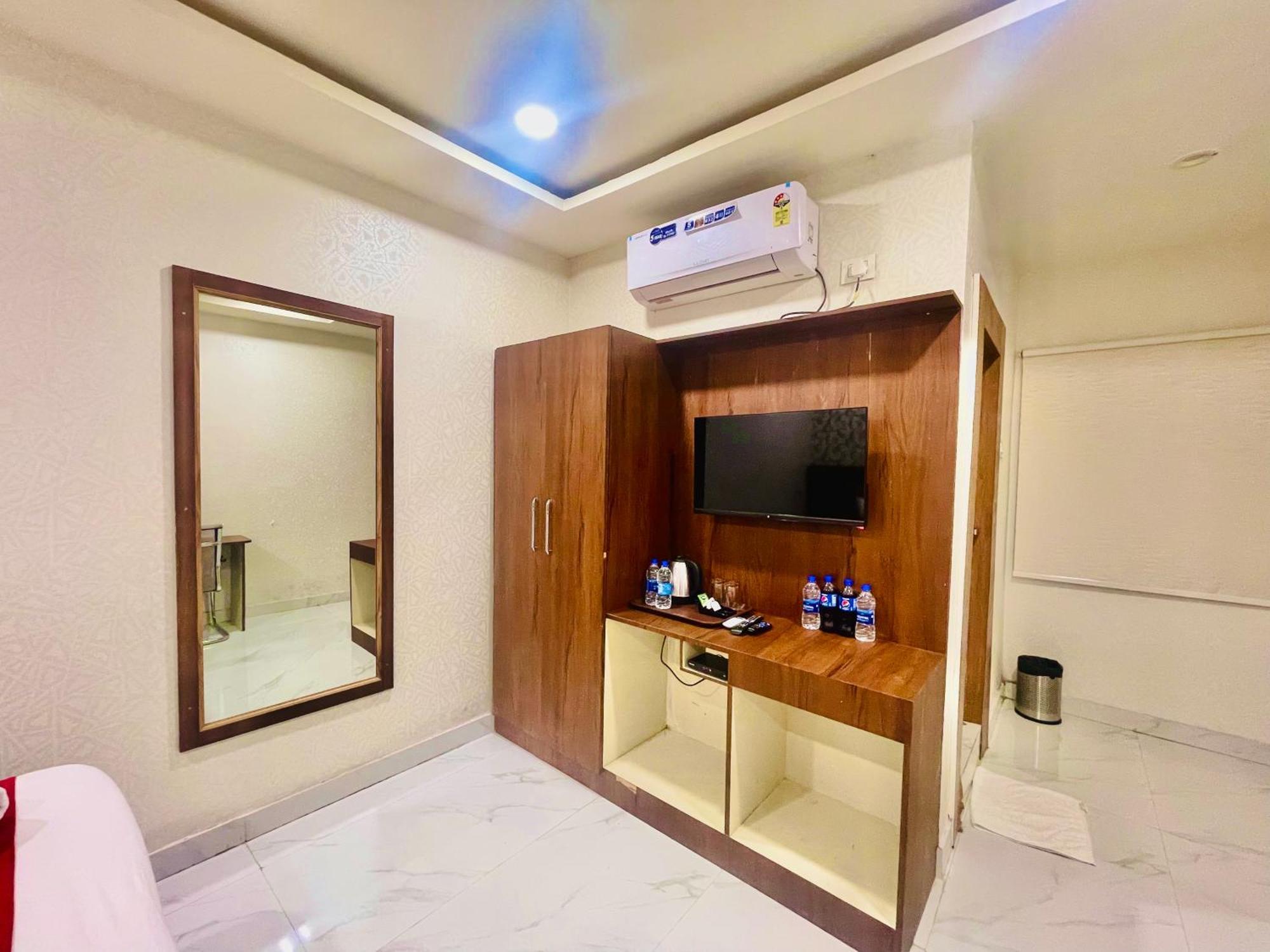 Hotel Eagle Grand Hyderabad Airport Zone シャムシャバード エクステリア 写真