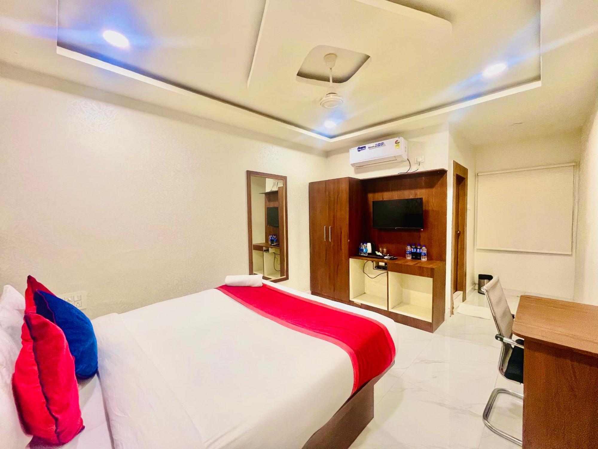 Hotel Eagle Grand Hyderabad Airport Zone シャムシャバード エクステリア 写真