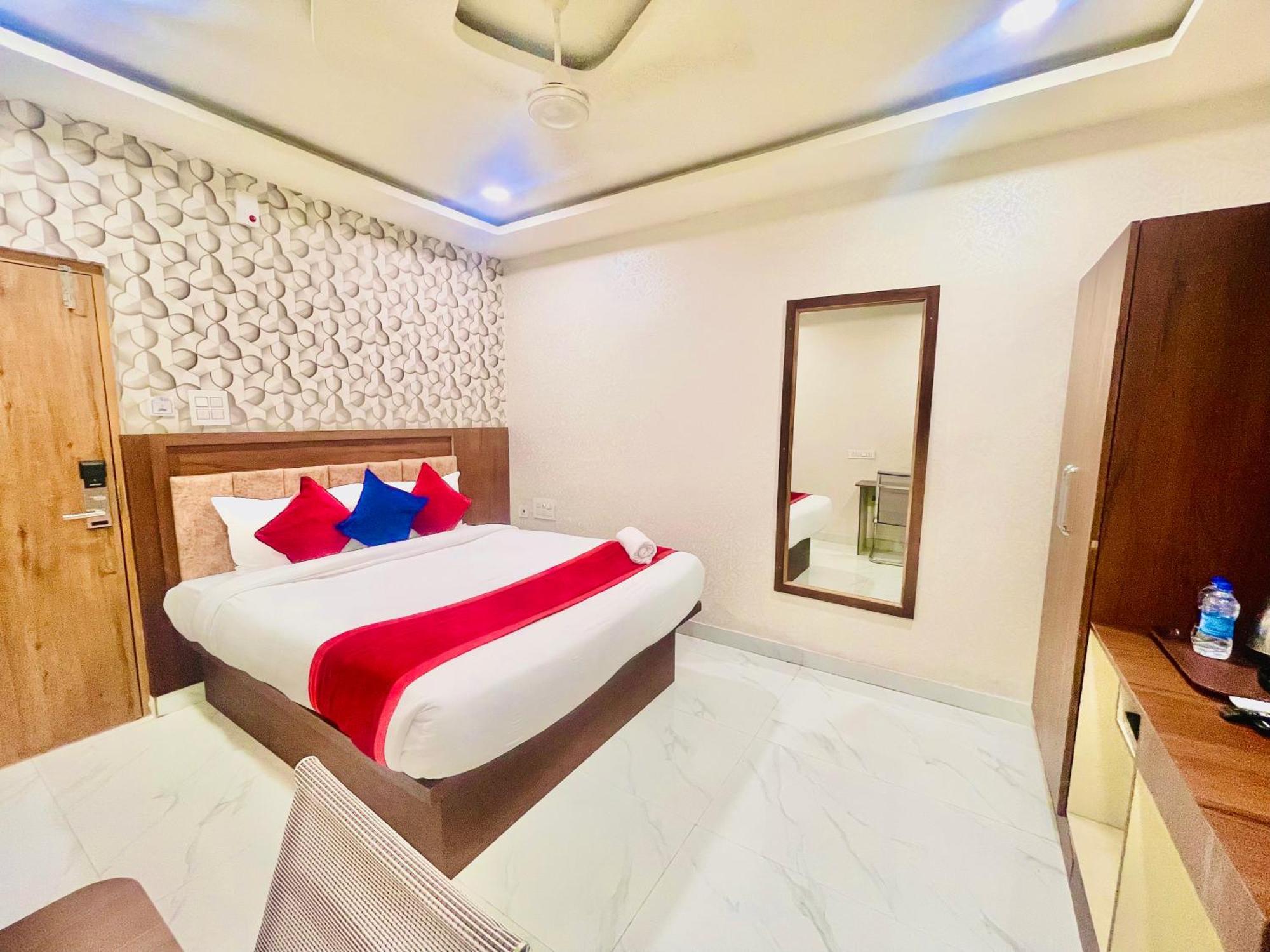 Hotel Eagle Grand Hyderabad Airport Zone シャムシャバード エクステリア 写真