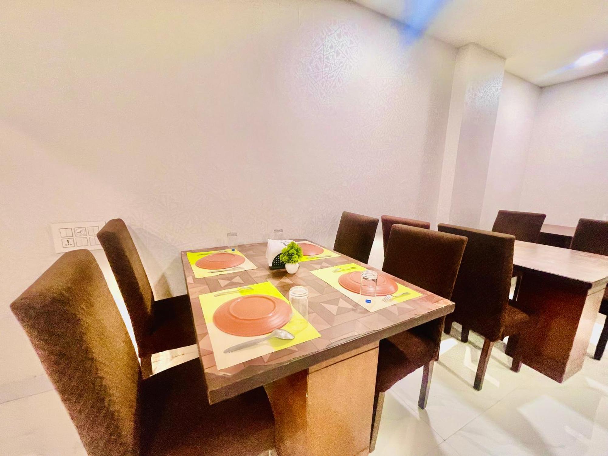 Hotel Eagle Grand Hyderabad Airport Zone シャムシャバード エクステリア 写真