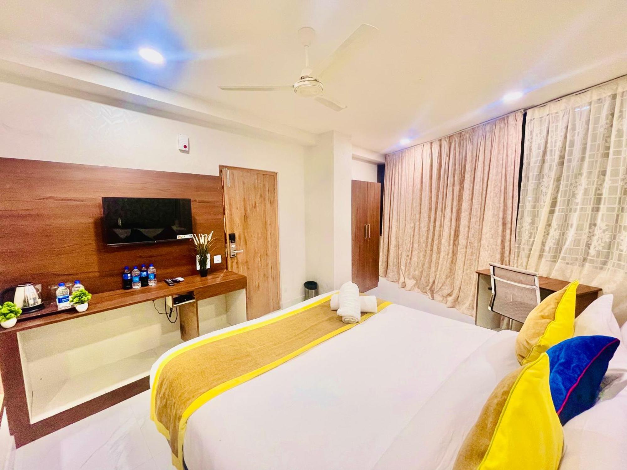 Hotel Eagle Grand Hyderabad Airport Zone シャムシャバード エクステリア 写真