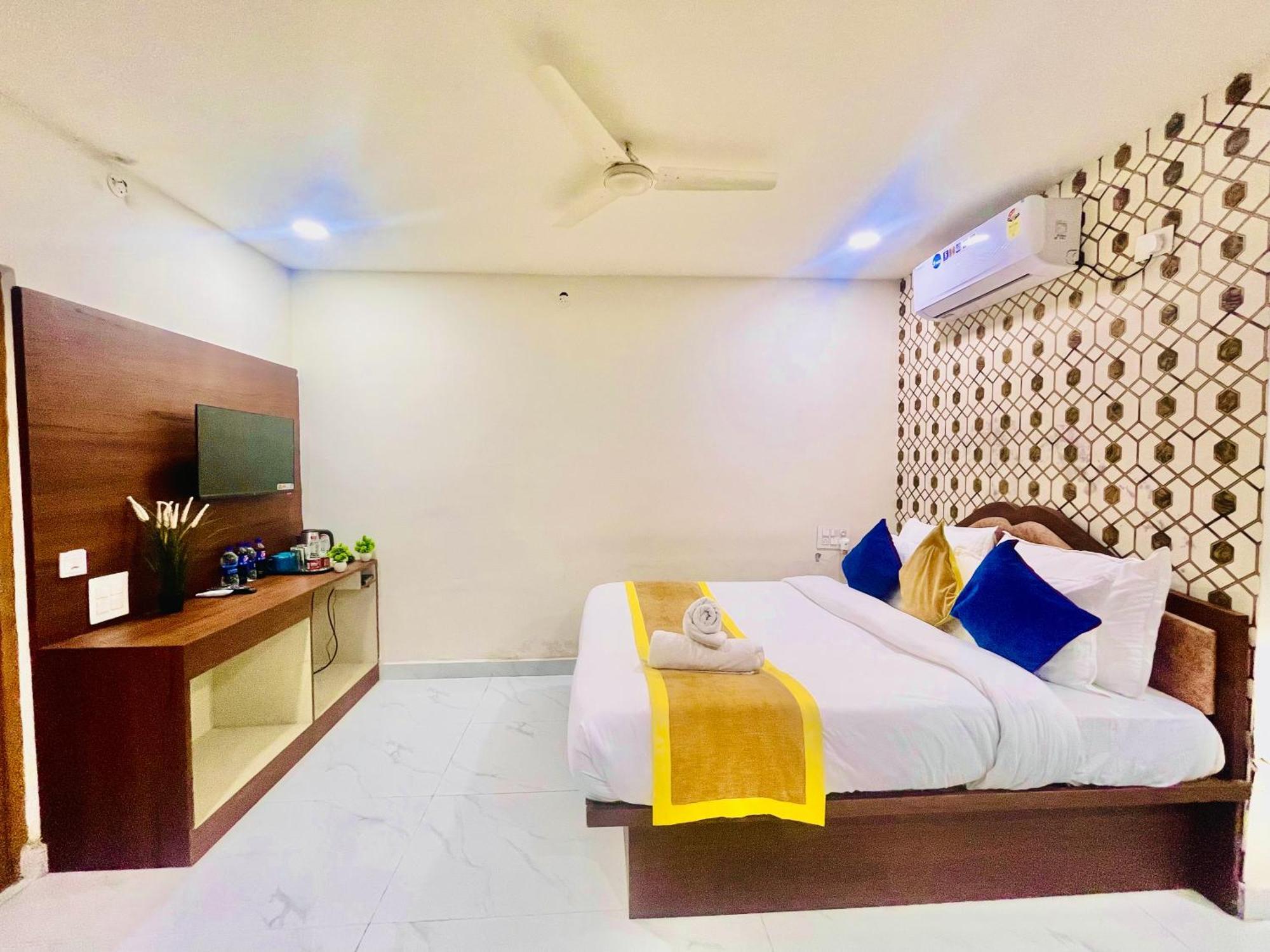 Hotel Eagle Grand Hyderabad Airport Zone シャムシャバード エクステリア 写真