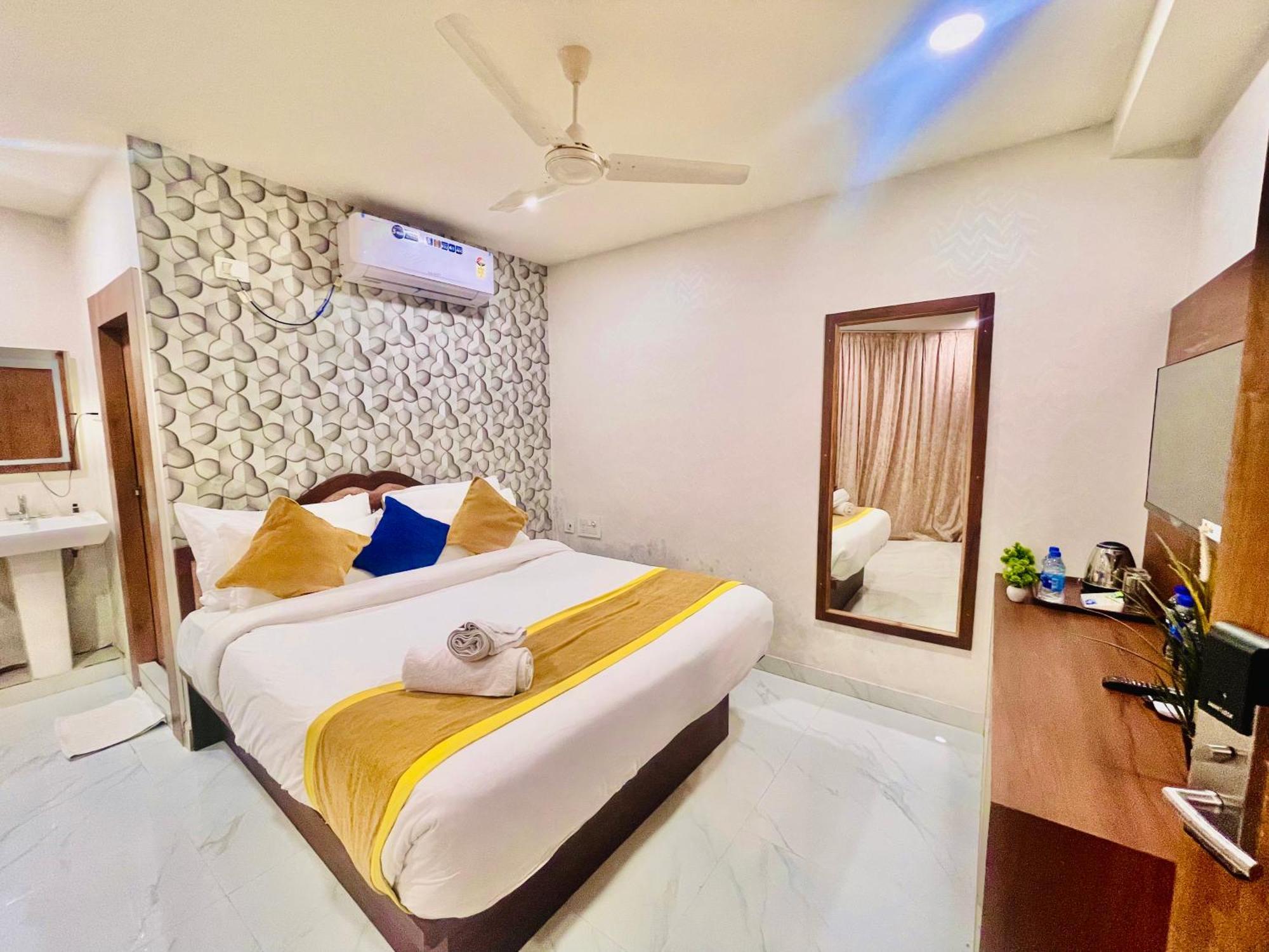 Hotel Eagle Grand Hyderabad Airport Zone シャムシャバード エクステリア 写真