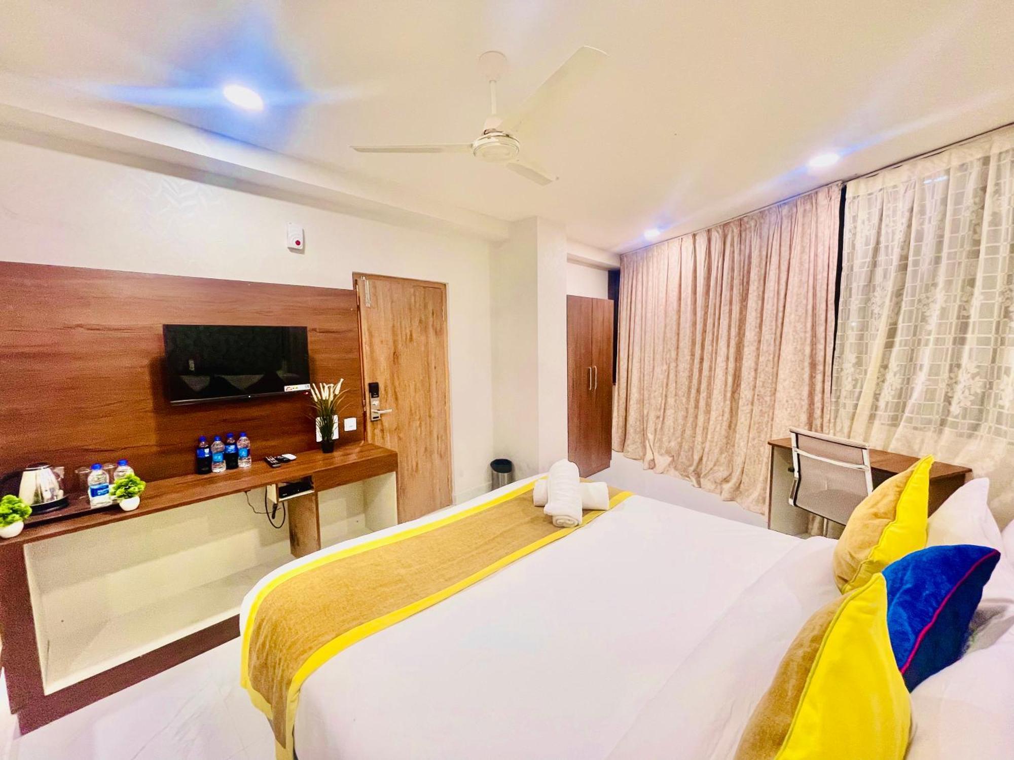 Hotel Eagle Grand Hyderabad Airport Zone シャムシャバード エクステリア 写真