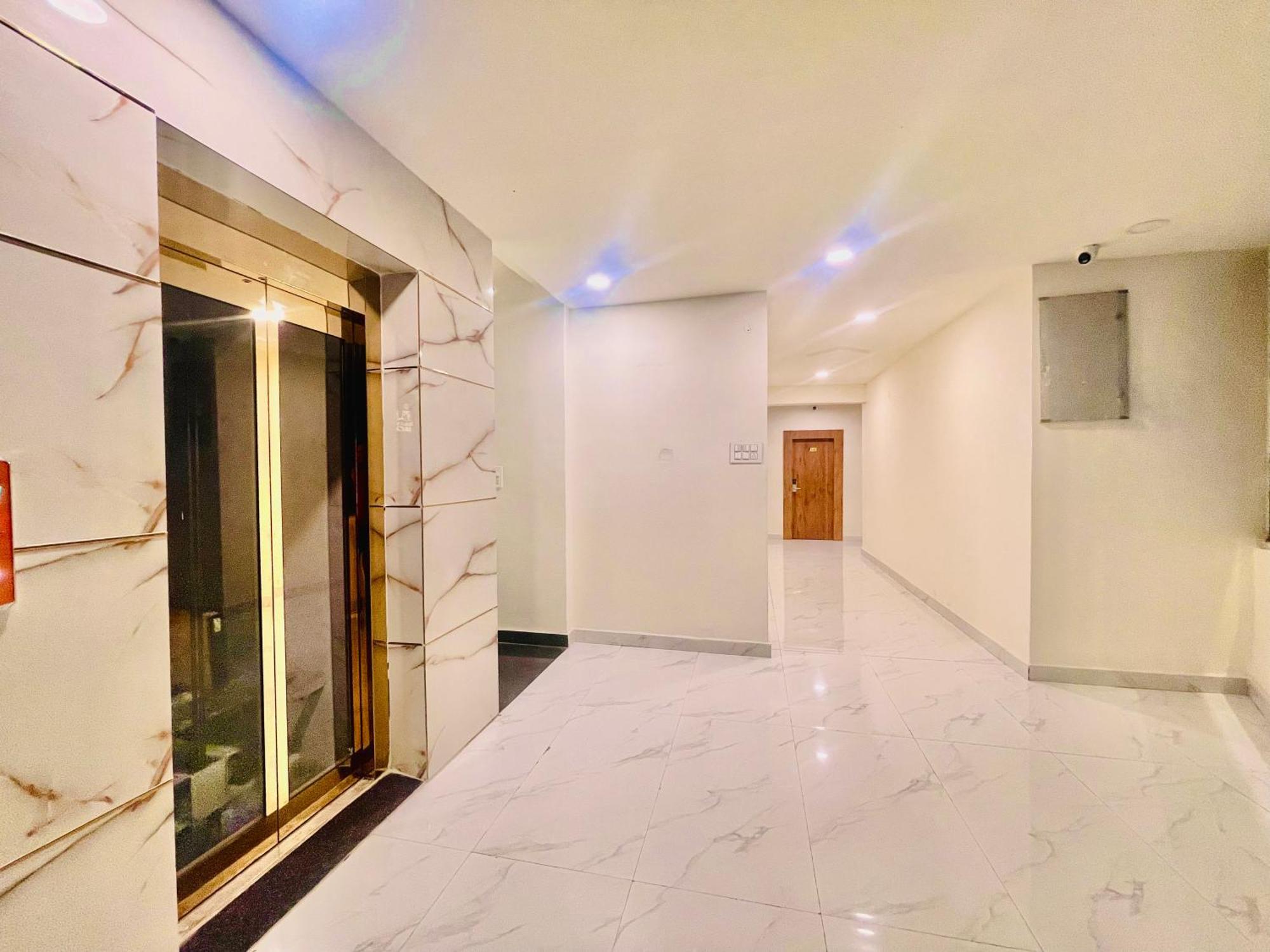 Hotel Eagle Grand Hyderabad Airport Zone シャムシャバード エクステリア 写真