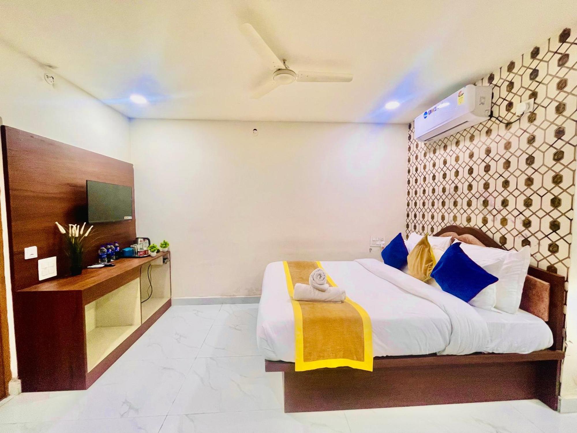Hotel Eagle Grand Hyderabad Airport Zone シャムシャバード エクステリア 写真