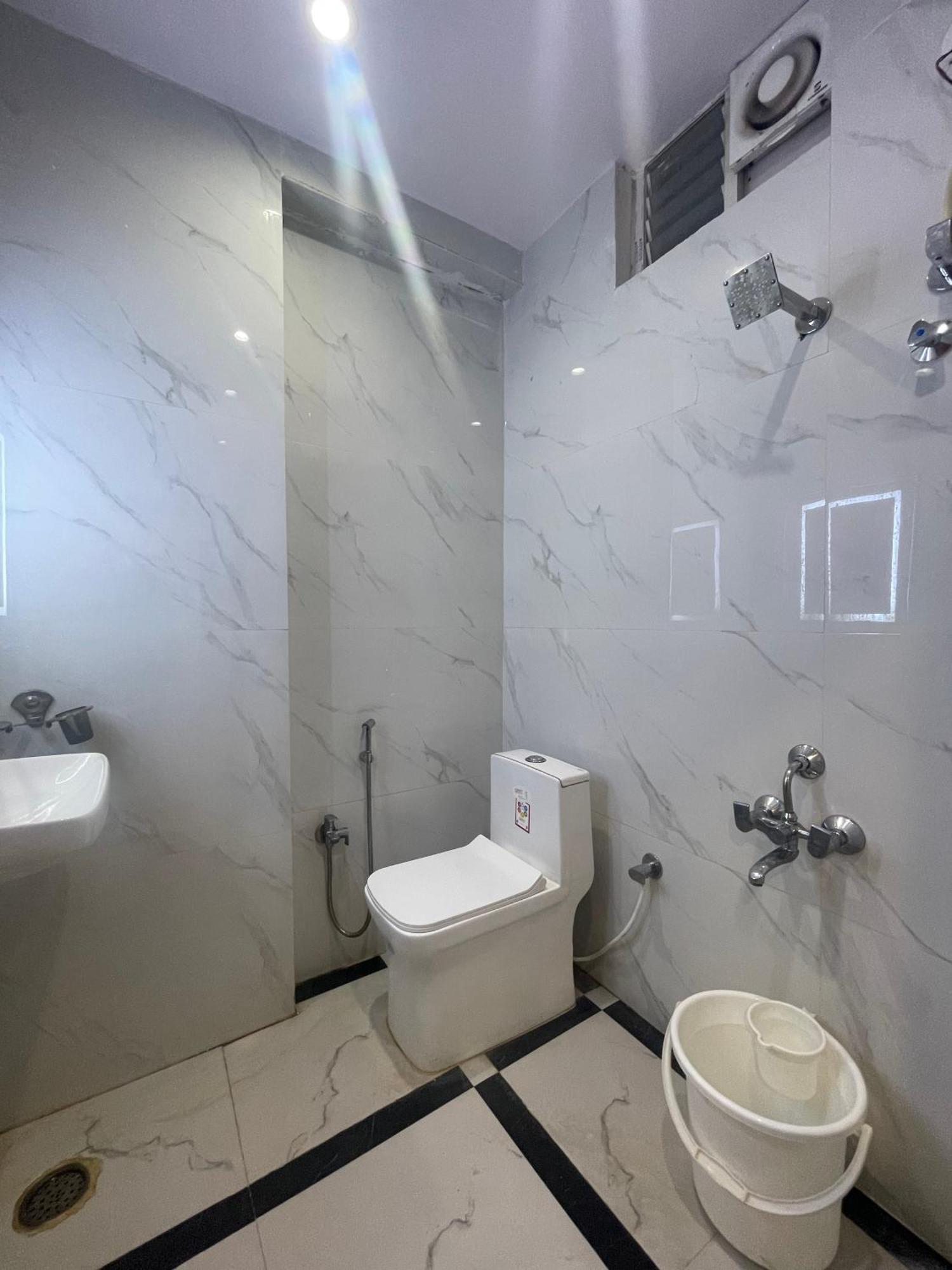 Hotel Eagle Grand Hyderabad Airport Zone シャムシャバード エクステリア 写真
