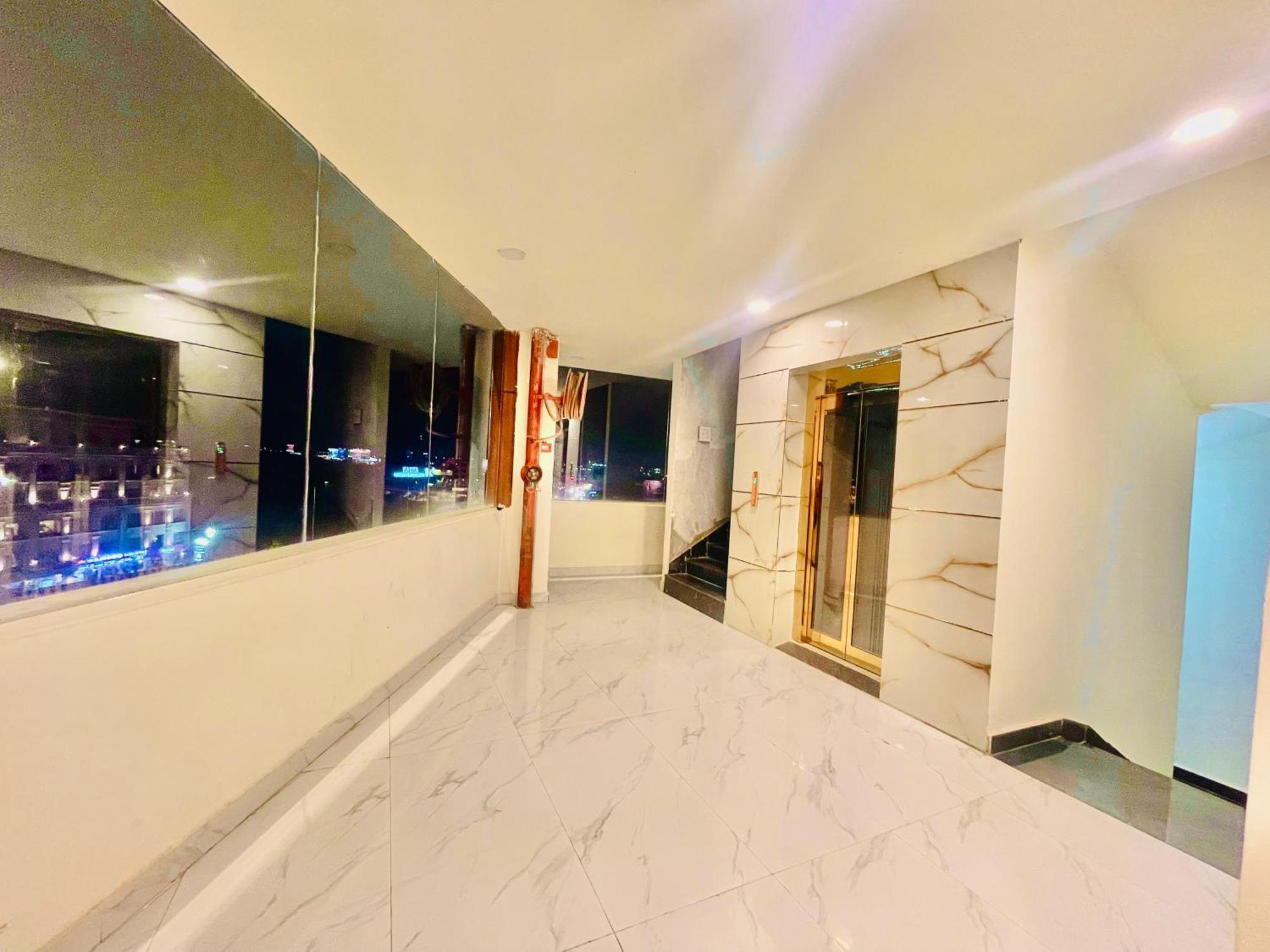 Hotel Eagle Grand Hyderabad Airport Zone シャムシャバード エクステリア 写真
